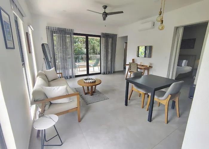 Apartment Bo Jungle - Steps To - Surf Pool 3